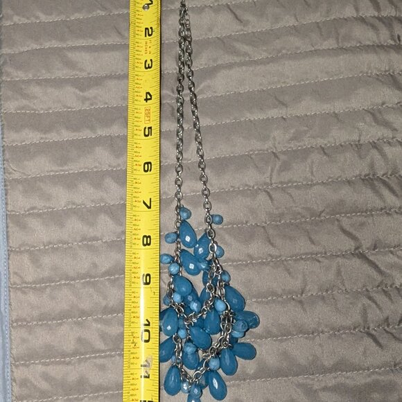 $2 with Bundle Blue Teardrop Beaded Cluster Necklace 6275 - Picture 4 of 4